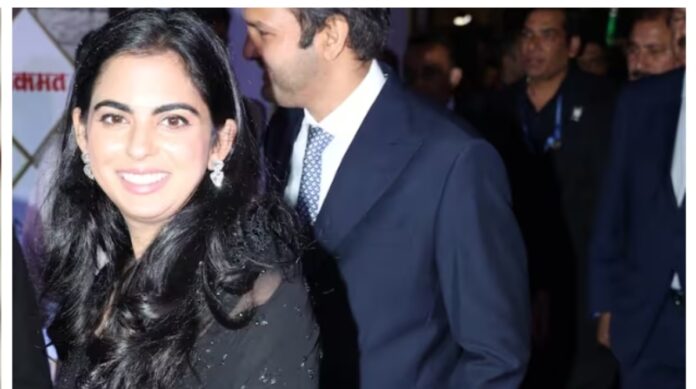 Isha Ambani Saree Look: Bollywood Lokmat Awards 2024 She Spotted with Husband Anand Piramal Photos