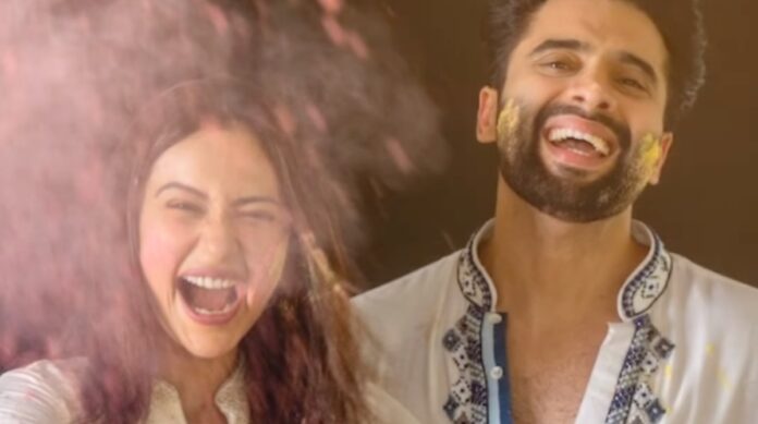 Rakul-Jacky First Holi: Mr and Mrs Bhagnani festival together after wedding