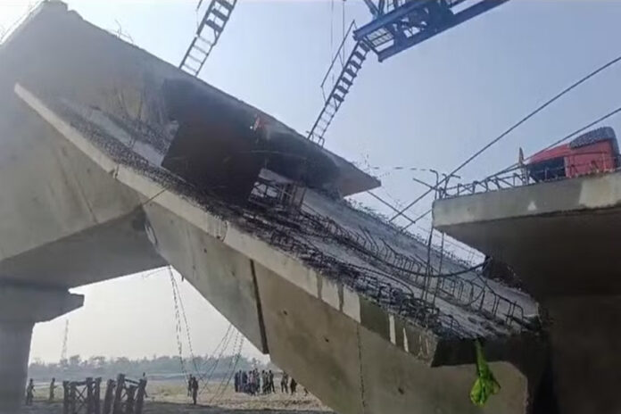 Bihar Bridge Collapsed: Slab of Bakour bridge broken in Bihar, one dead, many injured