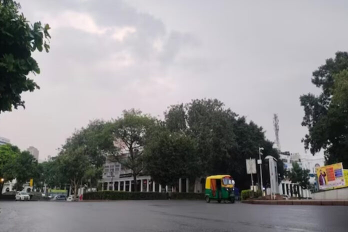 Weather Update: Cloudy in Delhi, there will be rain in these states, IMD issued alert