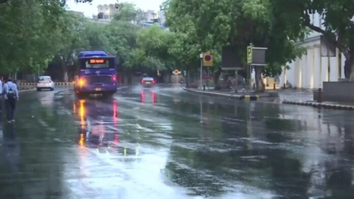 Weather Update: Heavy rain in North India, warning of hail, storm and water in these states including UP-Bihar