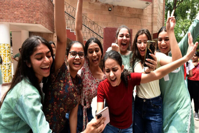 MP Board Result 2025:74 percent boys pass in 12th and 76 percent boys pass in high school