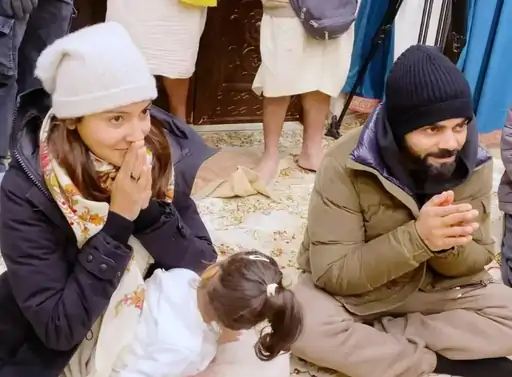 Virat-Anushka in Vrindavan meet Premanand Maharaj