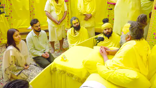 Virat-Anushka in Vrindavan meet Premanand Maharaj Watch the full video