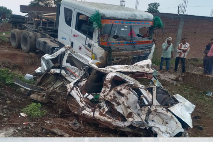 Road Accident: Nine people died in Jhabua