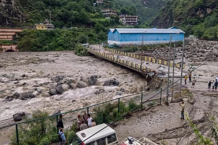 Himachal Pradesh: 2 killed due to cloudburst and flood