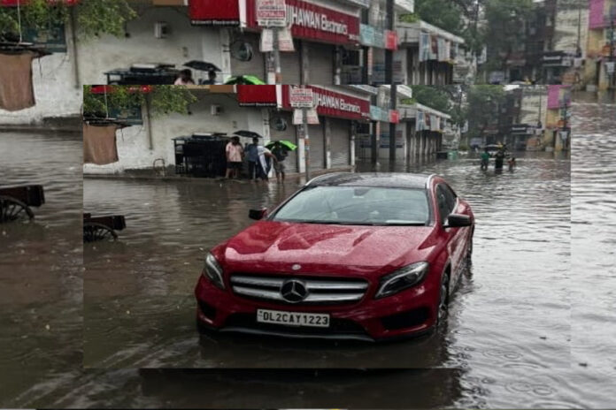 Ghaziabad News Mercedes drowned due to waterlogging, notice sent to Municipal Commissioner