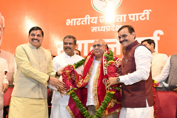 Hemant Khandelwal became president of Madhya Pradesh BJP