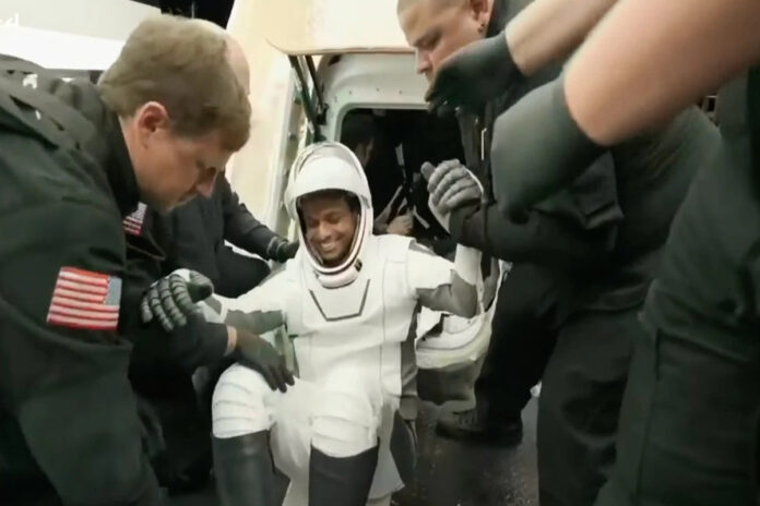 Shubhanshu Shukla Returned to Earth from space after 20 days