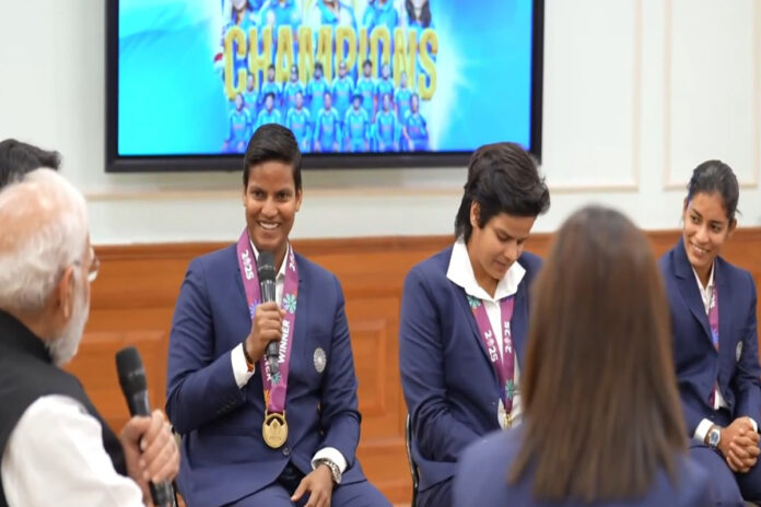 PM Modi Meets Team India